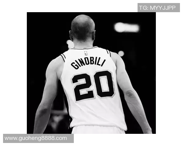 七十七号球星在足球界的传奇地位及其影响力解析 七十七号球星在足球界的传奇地位及其影响力解析