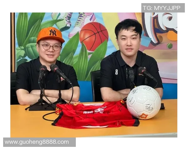 球星大号足球热潮引领全球运动时尚,聚焦体育品牌与球迷文化的完美结合 球星大号足球热潮引领全球运动时尚,聚焦体育品牌与球迷文化的完美结合