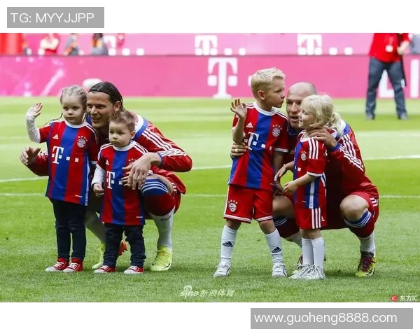 足球场边缘直击球星风采 近距离感受赛场激情与荣耀 足球场边缘直击球星风采 近距离感受赛场激情与荣耀